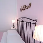 Pippi לינה וארוחת בוקר *